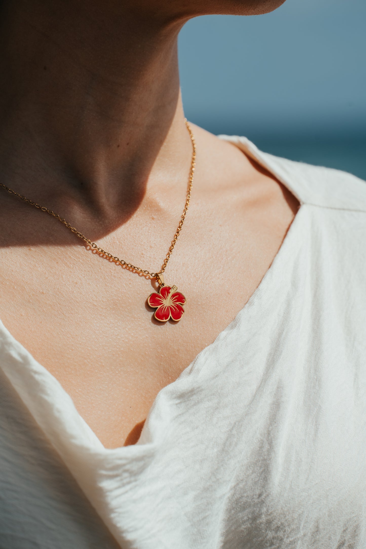 SAMPLE | GOLD FLOR ROJA NECKLACE