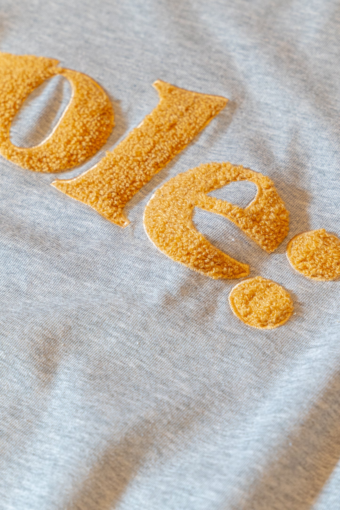 SAMPLE PLUSH TEE | HEATHER / GOLD