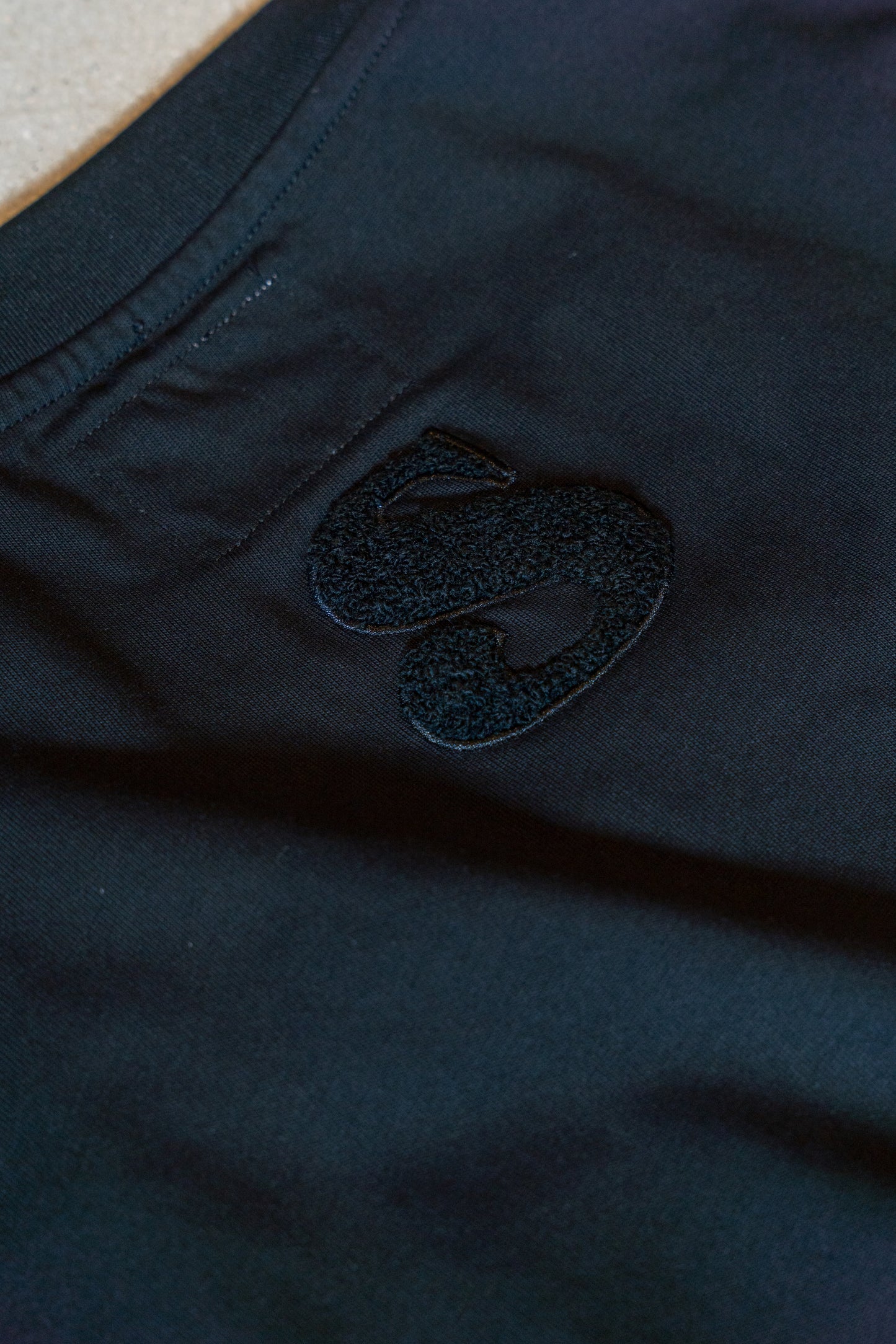 SAMPLE PLUSH TEE | BLACK/BLACK