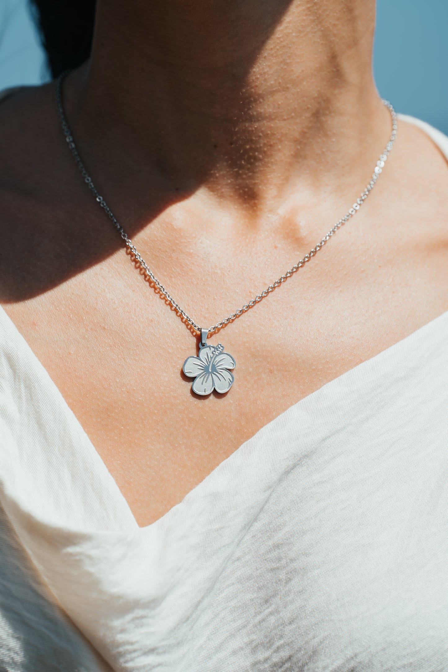 SAMPLE | SILVER FLOR NECKLACE